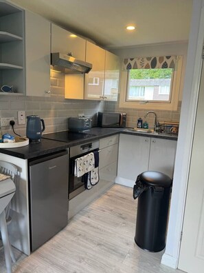 Private kitchen - Villa 30, Lanteglos Country House, 2 bed sleeps 4 (Lanteglos)