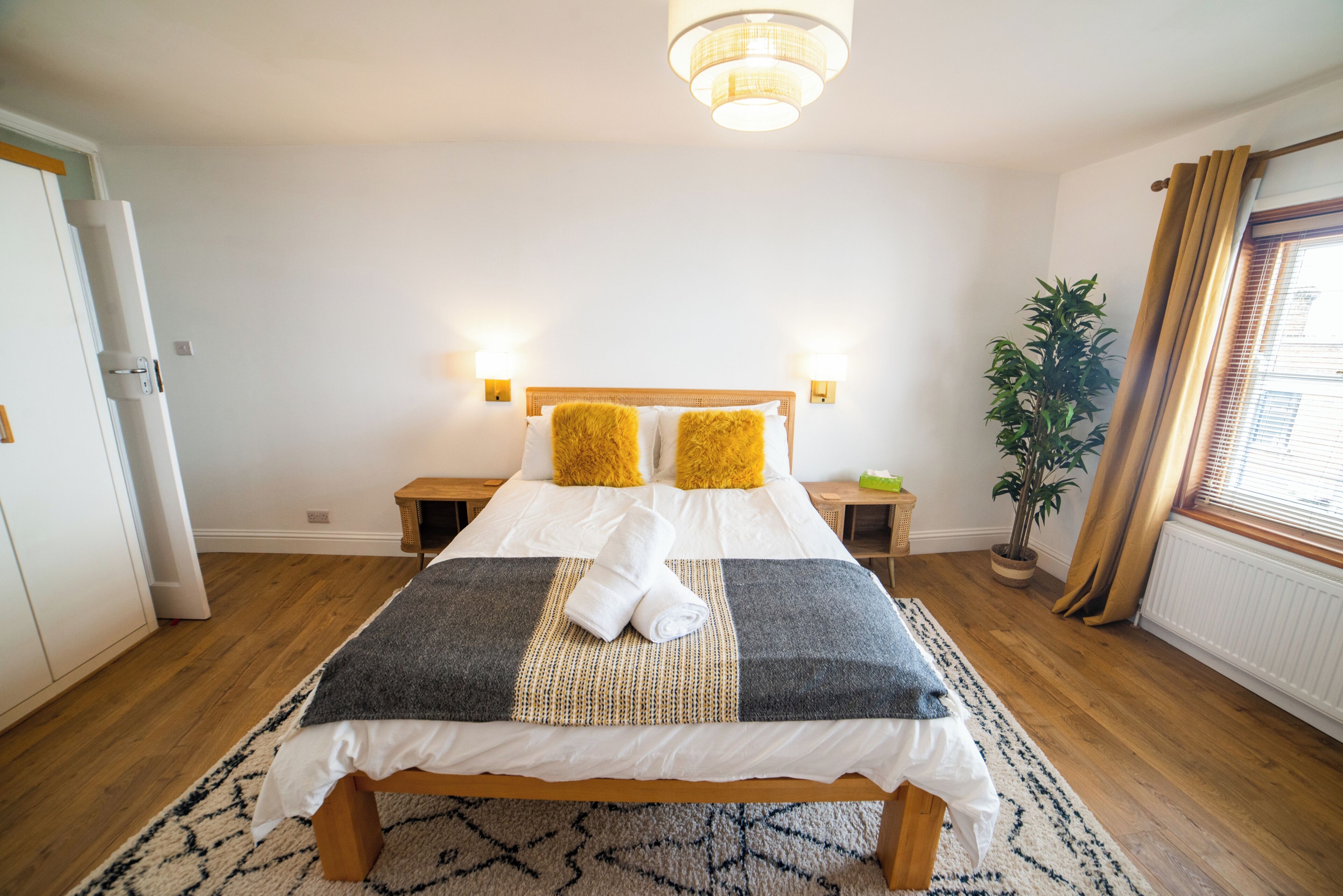 Iron/ironing board, free WiFi, bed sheets