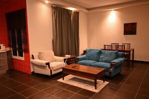 Living area - Quiet Rooms 14  (Riyadh)