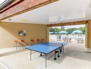 Outdoor dining - Accessible Apartment With Garden (Egletons)
