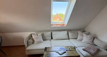 Schöne, zentralgelegene Ferienwohnung und nur 150m bis zum Strand