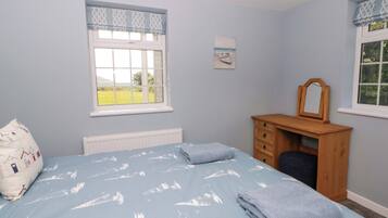 Cottage | 2 bedrooms, free WiFi, individually decorated, individually furnished