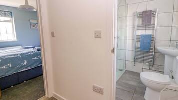 Cottage | Bathroom | Shower