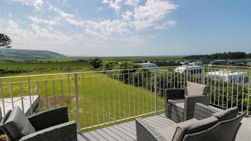 Cottage | Property grounds