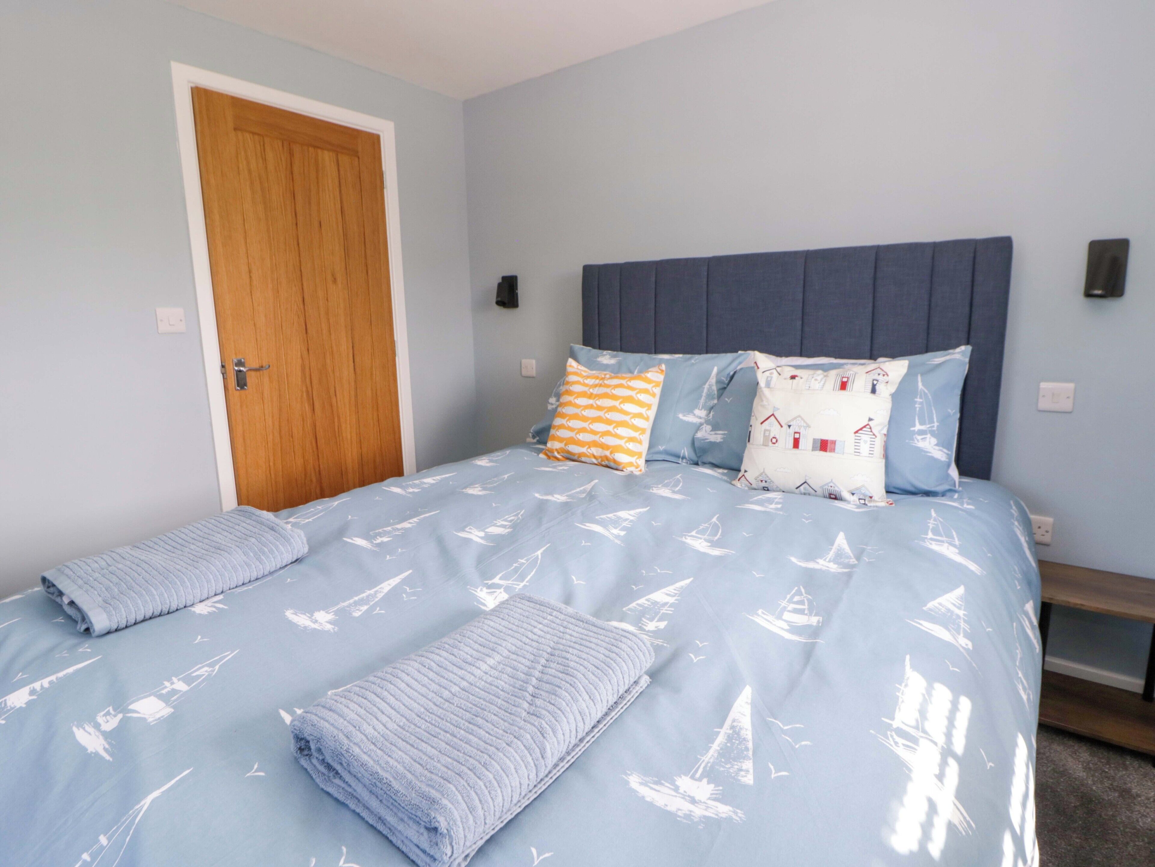 Cottage | 2 bedrooms, individually decorated, individually furnished, free WiFi