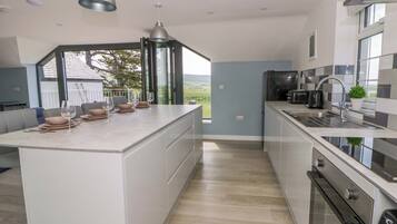 Cottage | Private kitchen | Cookware/dishes/utensils