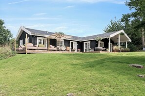 Exterior - Stylish summer house near Tisvilde beach and town (Tisvildeleje)