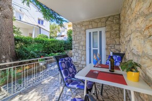 Outdoor dining - Vrbo Property (Dramalj)