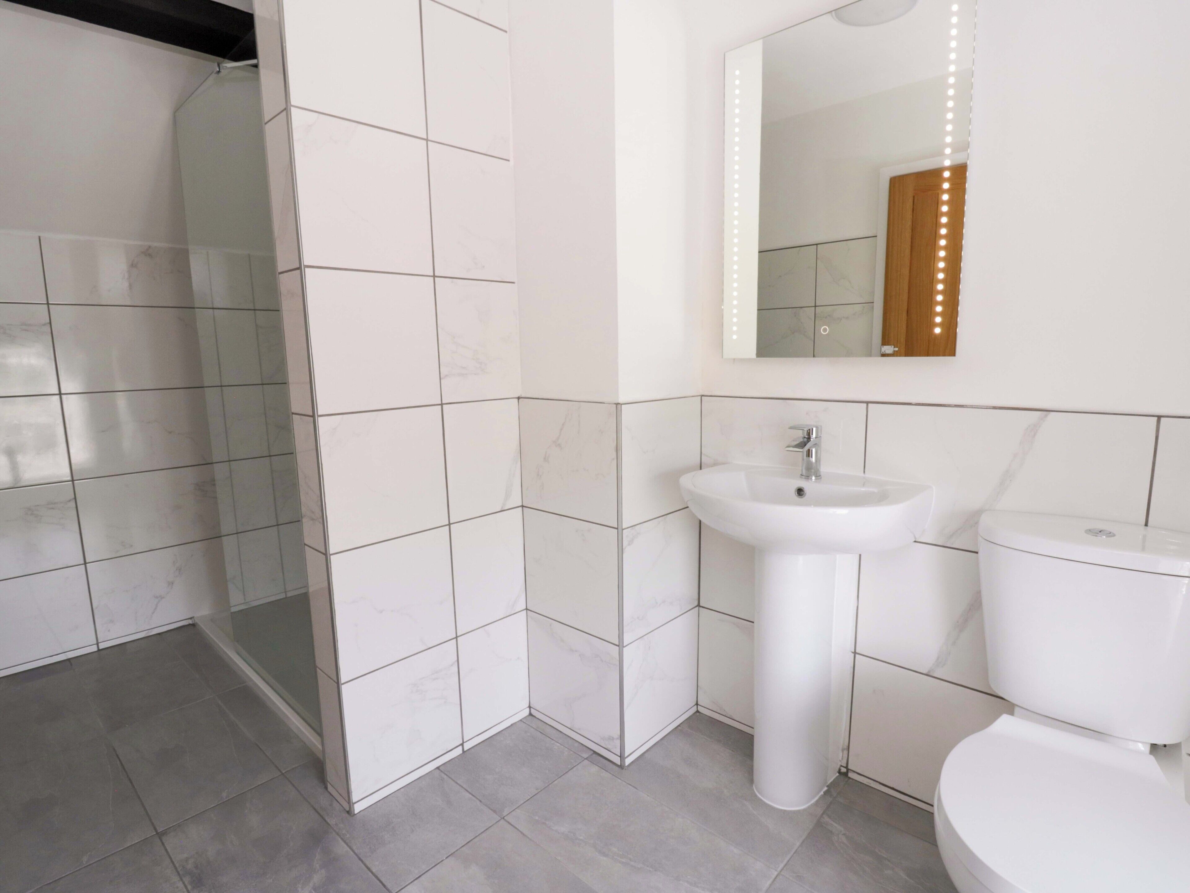 Cottage | Bathroom | Shower