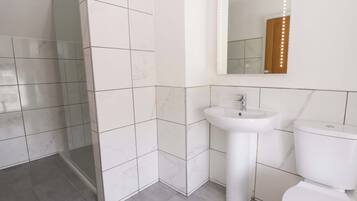 Cottage | Bathroom | Shower