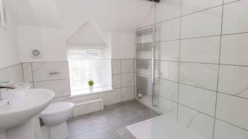 Cottage | Bathroom | Shower