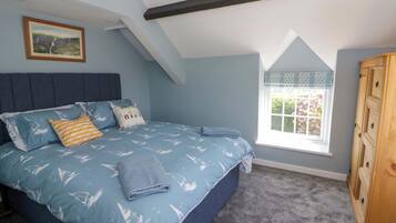 Cottage | 2 bedrooms, individually decorated, individually furnished, free WiFi