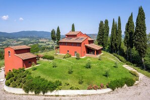 Exterior - Converted barn with sunset views in Tuscany (Reggello)