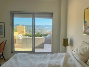Desk, free WiFi - Sea view villa in Théoule-sur-Mer (Théoule-sur-Mer)