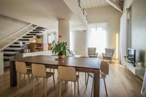 Dining - La Sortita. Light and modern Lucca City apartment (Lucca)
