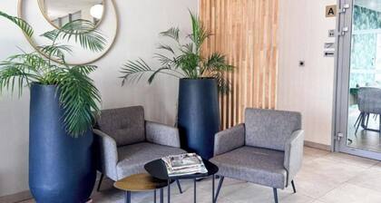Studio récent avec terrasse Airbus Aéroport