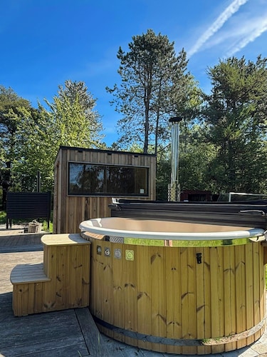 Summer house with wilderness bath by Kårup Forest