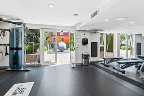 Fitness facility - Cozy condo with excellent views, 5 mins to arena (Vancouver)