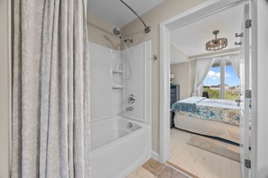 Bathroom - Beautiful Poolside Condo in an Oceanfront Building! (Virginia Beach)