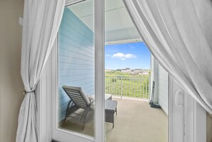 Interior - Beautiful Poolside Condo in an Oceanfront Building! (Virginia Beach)