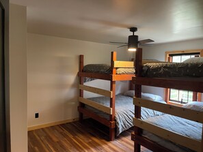 Room - Welcome to 'Legacy Lodge',' your ultimate Centre County PA cabin getaway! (Munson)