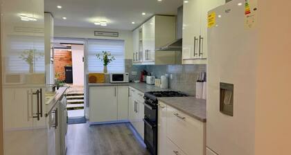 Cosy Retreat | 3-Bed Portsmouth Home, Sleeps 5