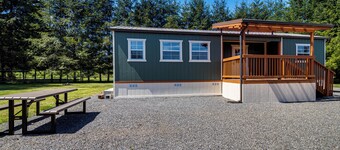 Private Yard w/ Games! Family Getaway in Forks