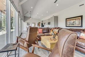 House (2 Bedrooms) | Interior - Mtn & Creek Views! Harrisonburg Escape on 10 Acres (Harrisonburg)