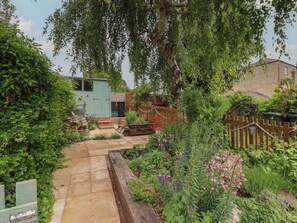 Property grounds - No. 6 (Bridport)