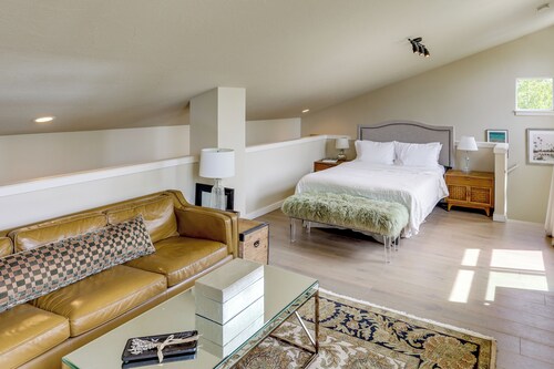 Lush Retreat on Walla Wallas Southeast Side!