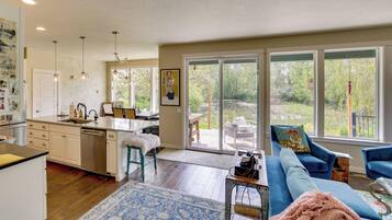 House (2 Bedrooms) | Interior