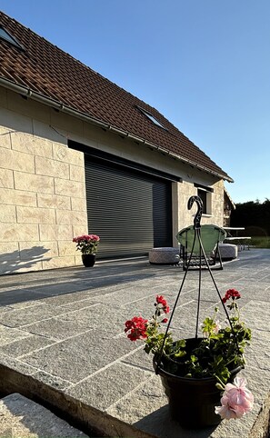 Terrace/patio - Les2toits Loft with Pool in the Heart of Sologne (Pruniers-en-Sologne)