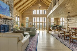 Interior - Hot Tub & Views! 8,000-sq-ft Glenwood Springs Gem (Glenwood Springs)