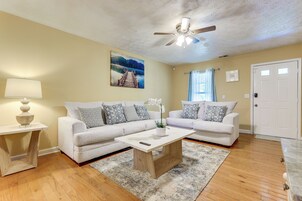 House (3 Bedrooms) | Interior