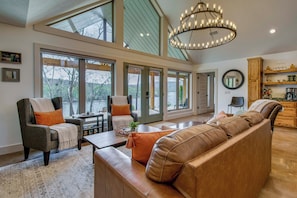 House (3 Bedrooms) | Interior - 'coppertop Cabin' Waterfront White River Retreat (Norfork)
