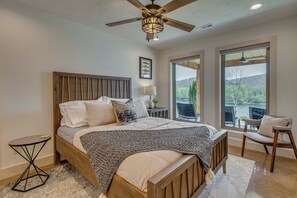 House (3 Bedrooms) | Interior - 'coppertop Cabin' Waterfront White River Retreat (Norfork)
