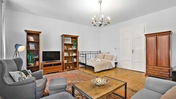 Desk, iron/ironing board, WiFi, bed sheets