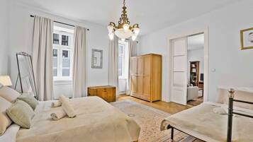 Desk, iron/ironing board, WiFi, bed sheets