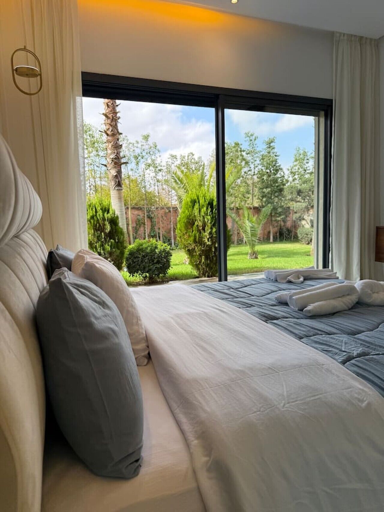 Desk, iron/ironing board, travel crib, WiFi