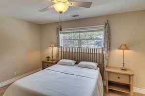 Interior - Amazing Mtn & City Views! Simi Valley Hideaway (Simi Valley)