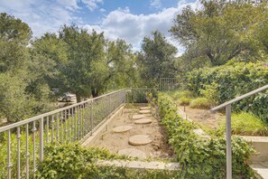 Interior - Amazing Mtn & City Views! Simi Valley Hideaway (Simi Valley)
