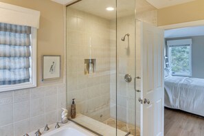 Interior - Amazing Mtn & City Views! Simi Valley Hideaway (Simi Valley)