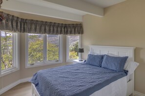 Interior - Pets Welcome! Simi Valley Apt w/ Mtn & City Views (Simi Valley)