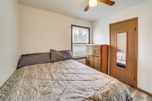 House (3 Bedrooms) | Interior - Explore the Upper Peninsula! Marquette Home (Marquette)