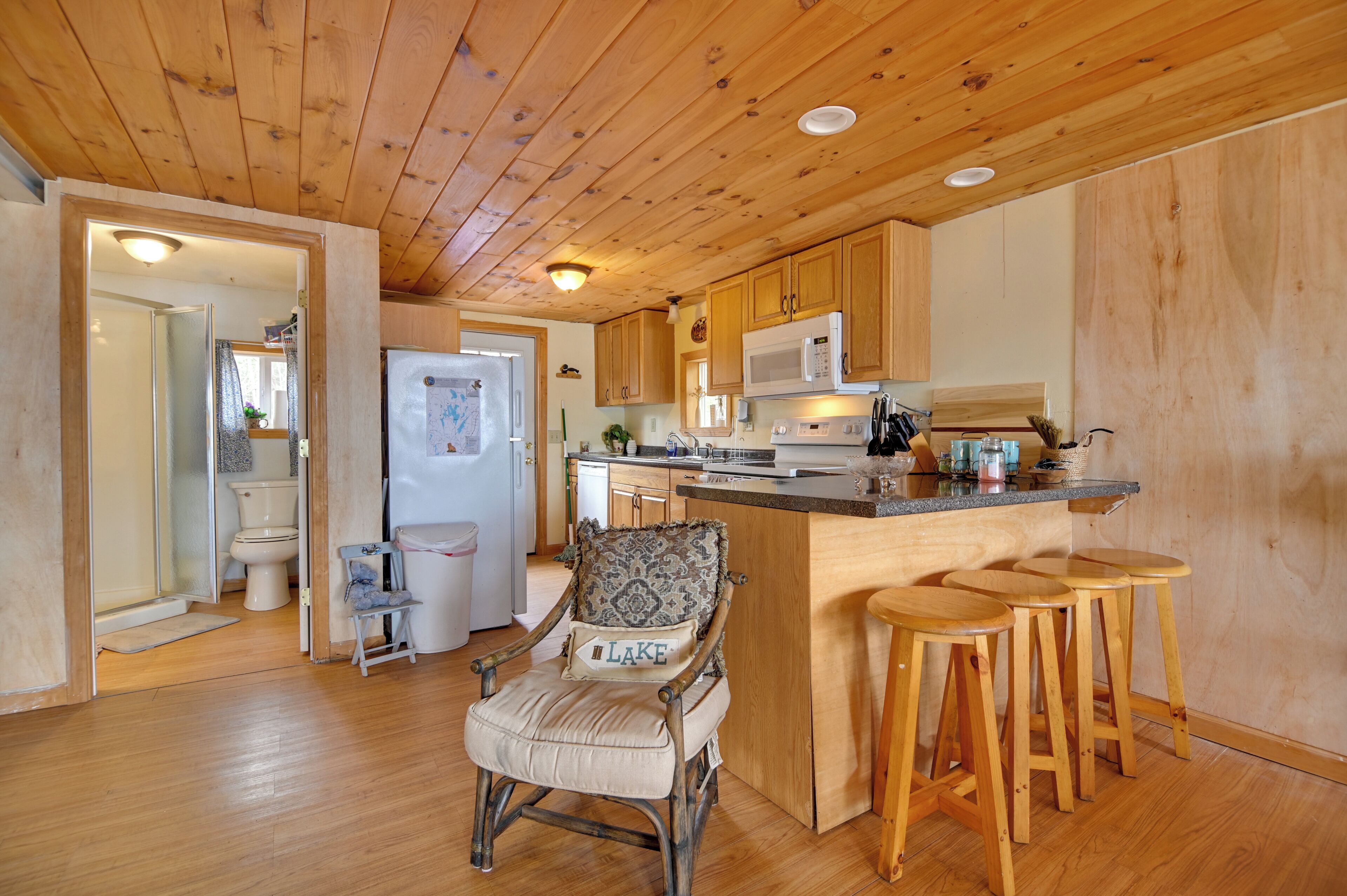House (2 Bedrooms) | Interior