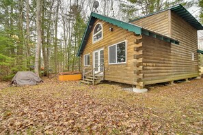 Interior - Hot Tub & Boat Dock! Belgrade Lakes Family Cabin (Norridgewock)