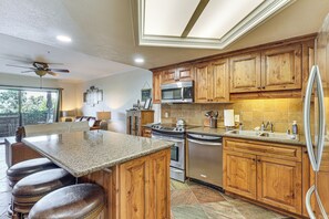 Apartment (2 Bedrooms) | Interior - Golf, Boat, Swim! Walkable Lake Havasu Getaway (Lake Havasu City)