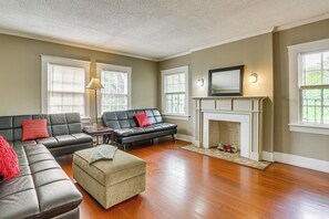 House (3 Bedrooms) | Interior - 2 Mi to Uptown! Group-friendly Home w/ Game Room (Birmingham)