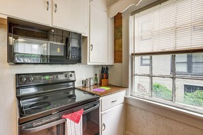 House (3 Bedrooms) | Interior - 2 Mi to Uptown! Group-friendly Home w/ Game Room (Birmingham)