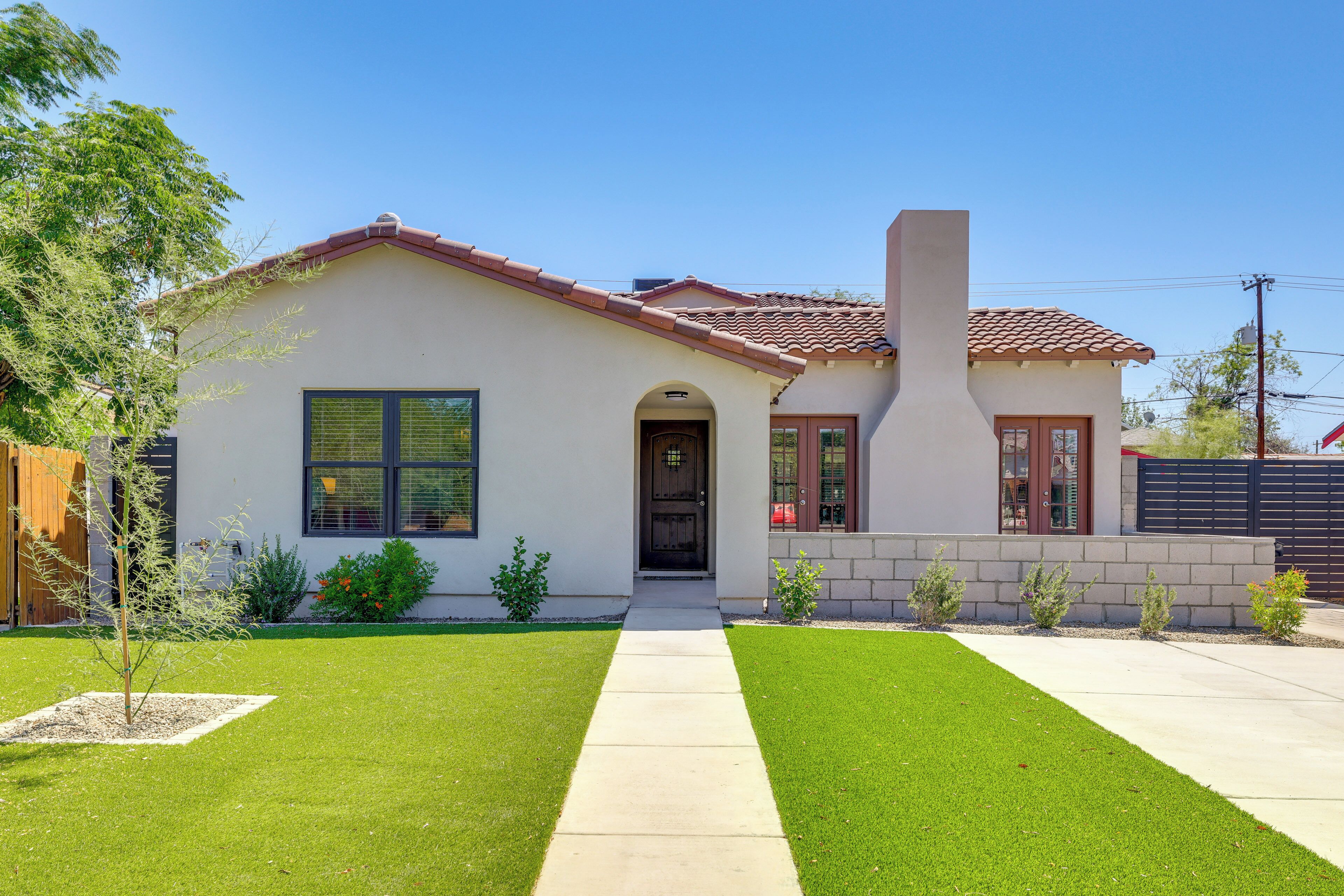 House (4 Bedrooms) | Front of property